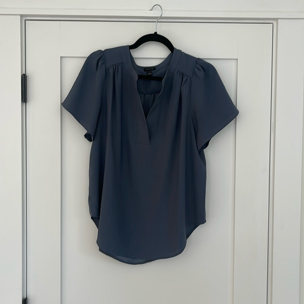 Ann Taylor grey/blue flutter sleeve blouse medium